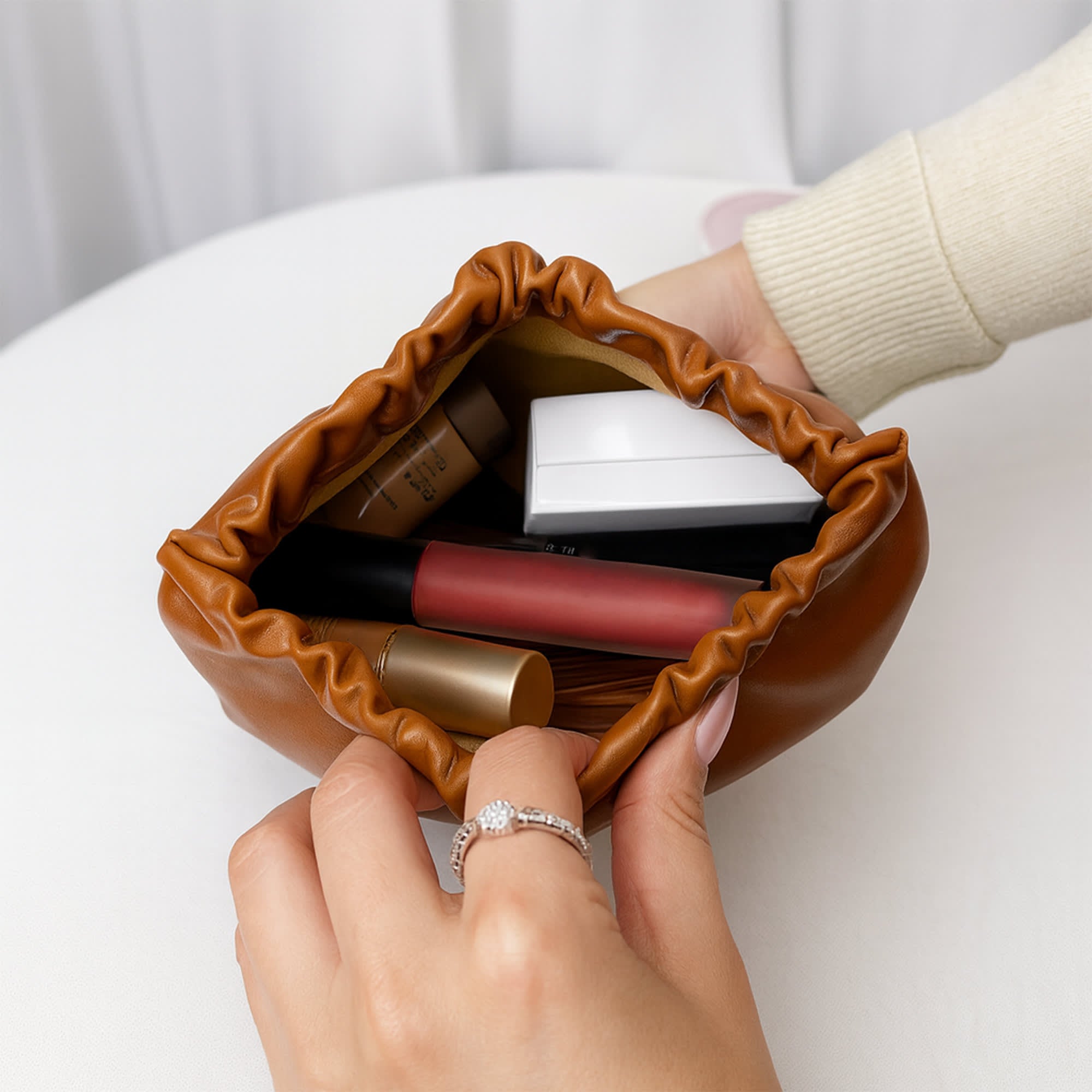 Zipperless Portable Makeup Bag