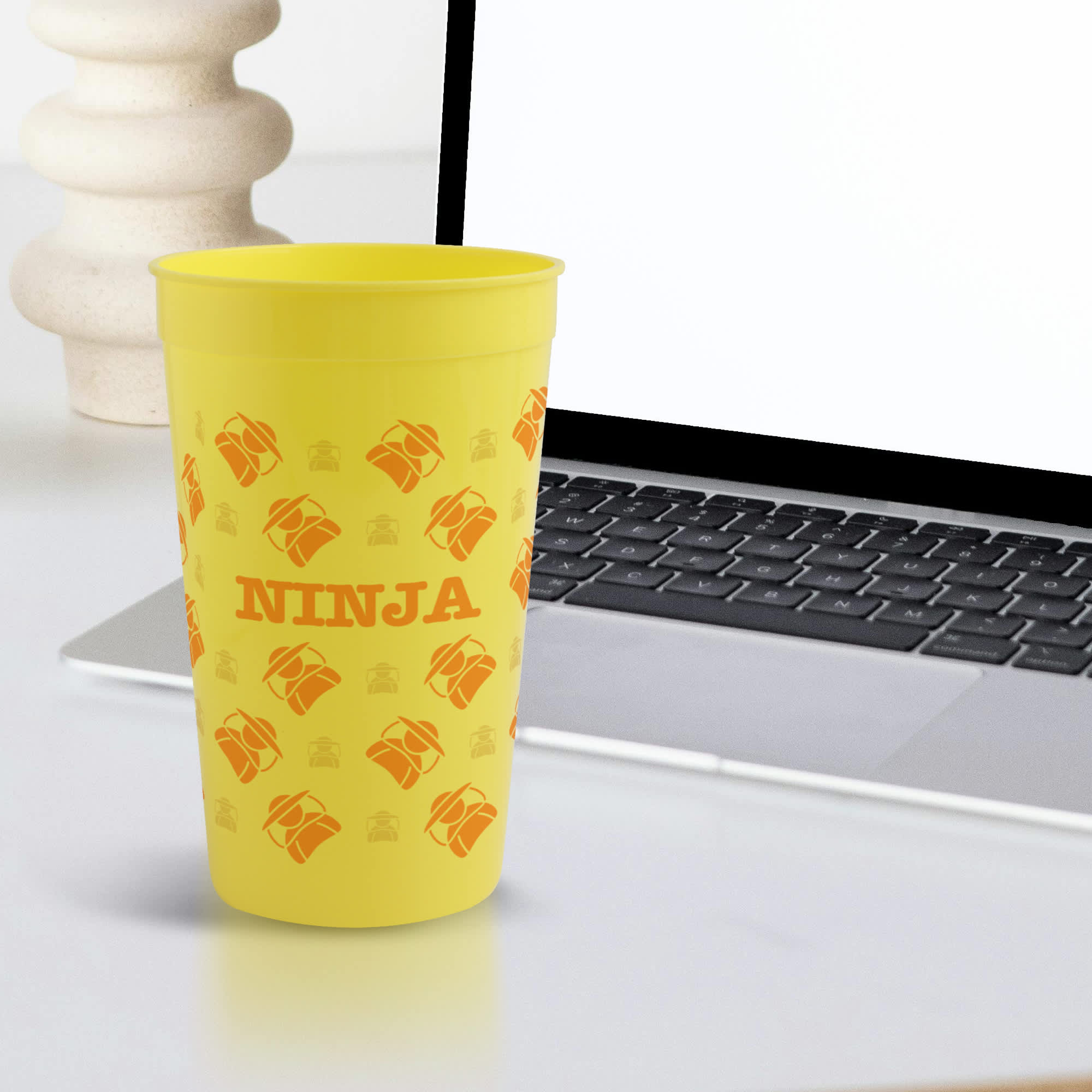 946ml Plastic Stadium Cup