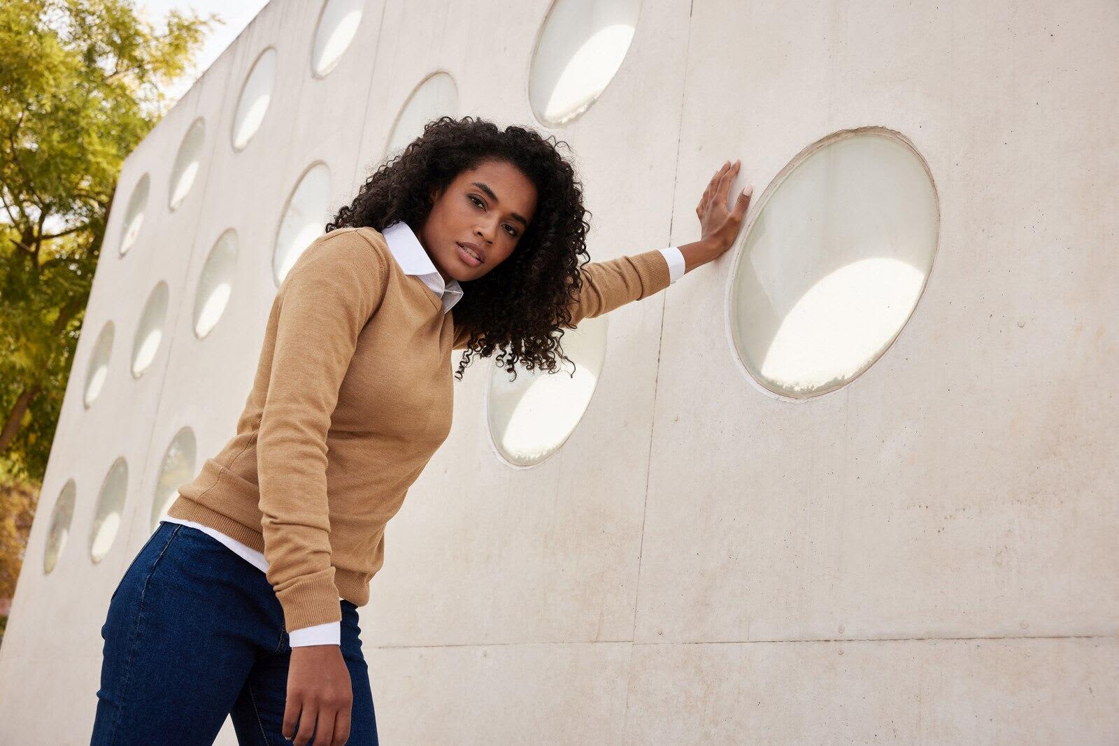 Ladies Round-Neck Pullover