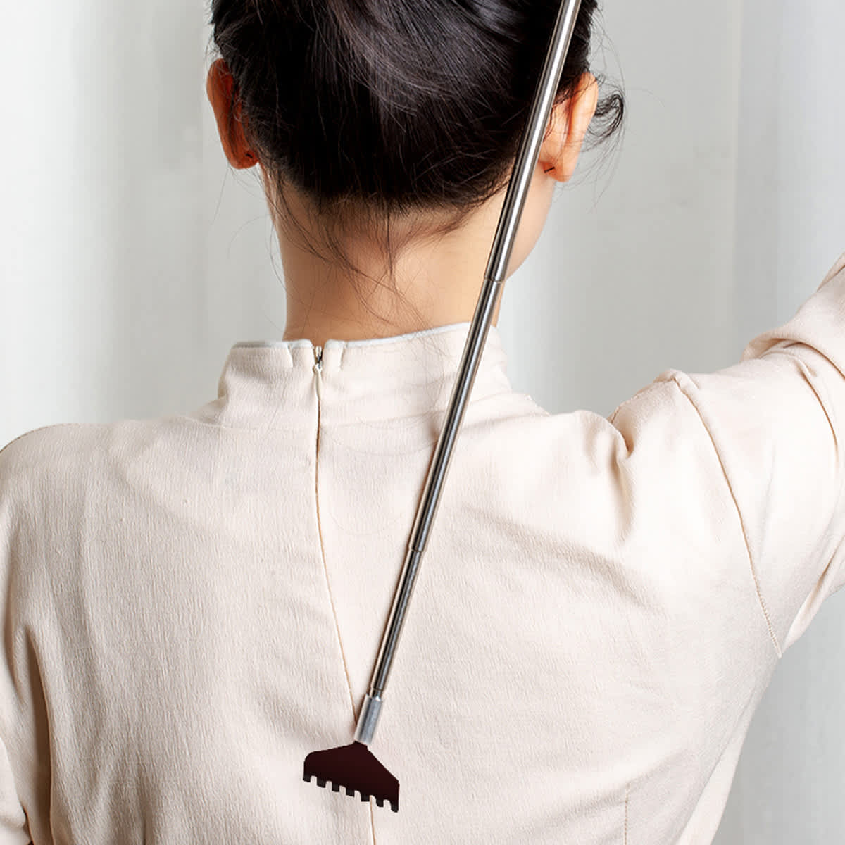 Extendable Back Scratcher