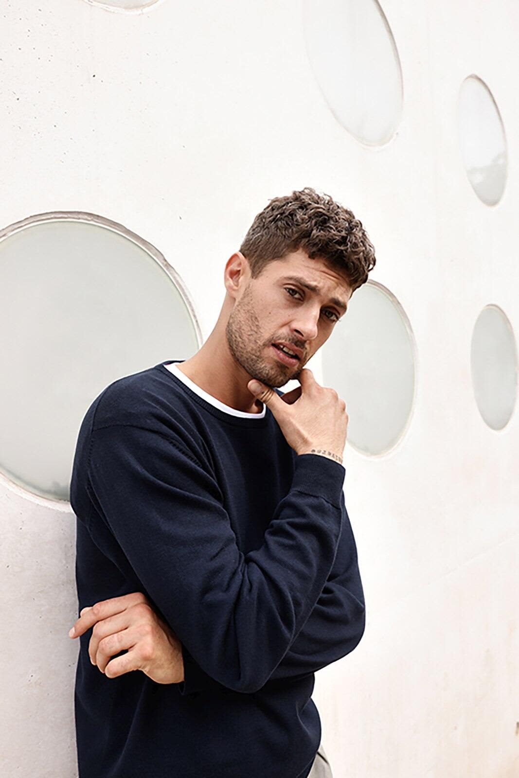 Mens Round-Neck Pullover