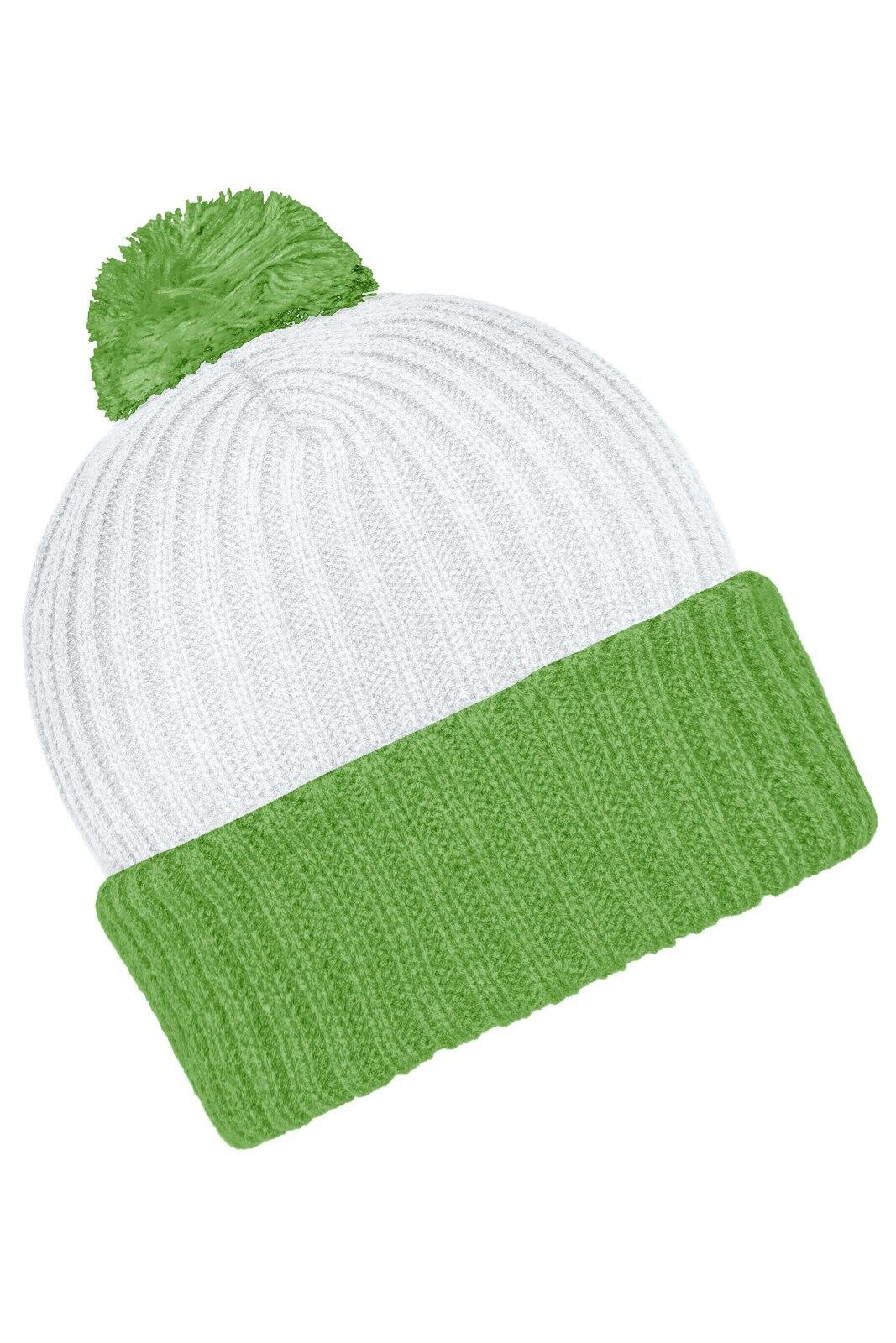 Knitted Beanie w/ Pompon
