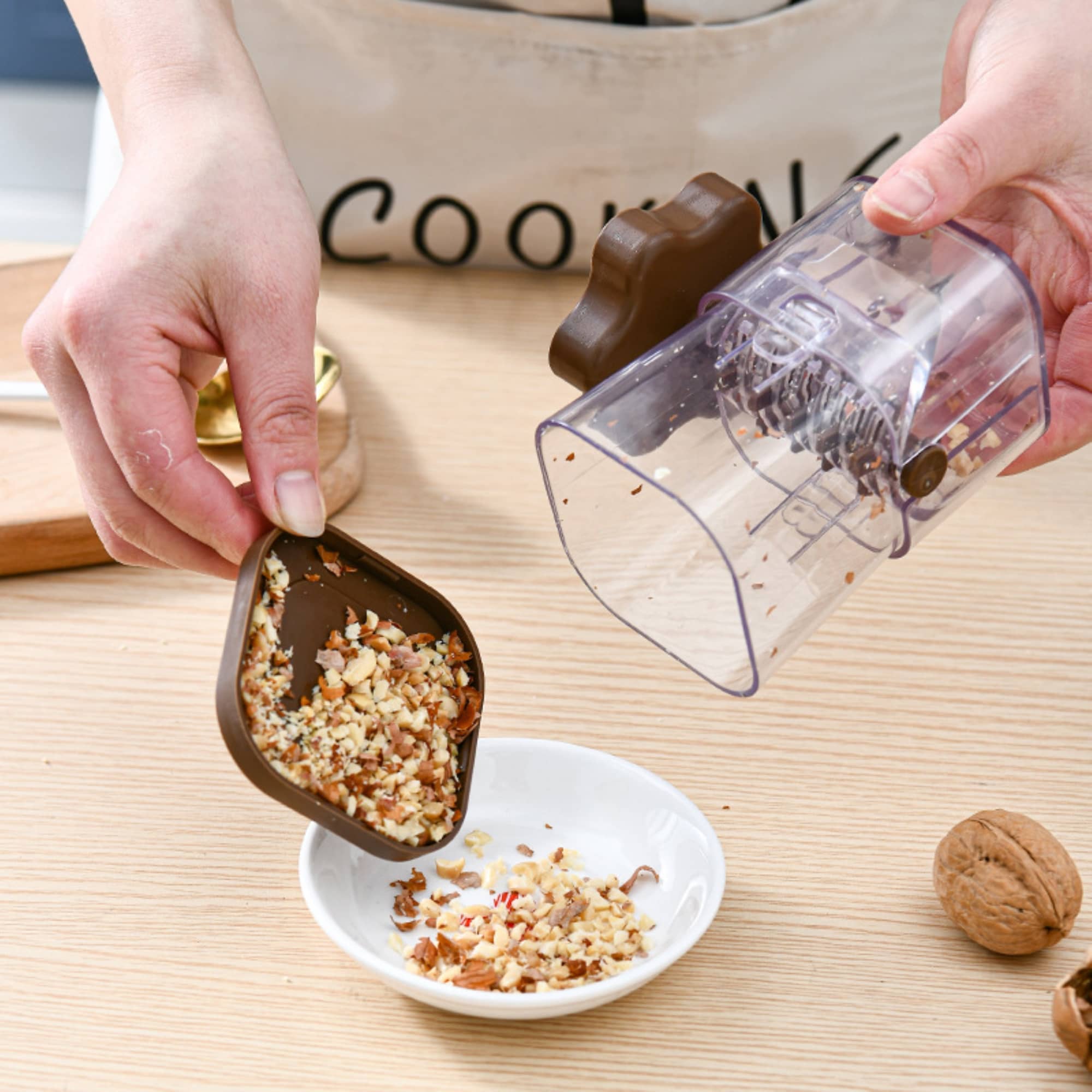 Manual mashing and grinder